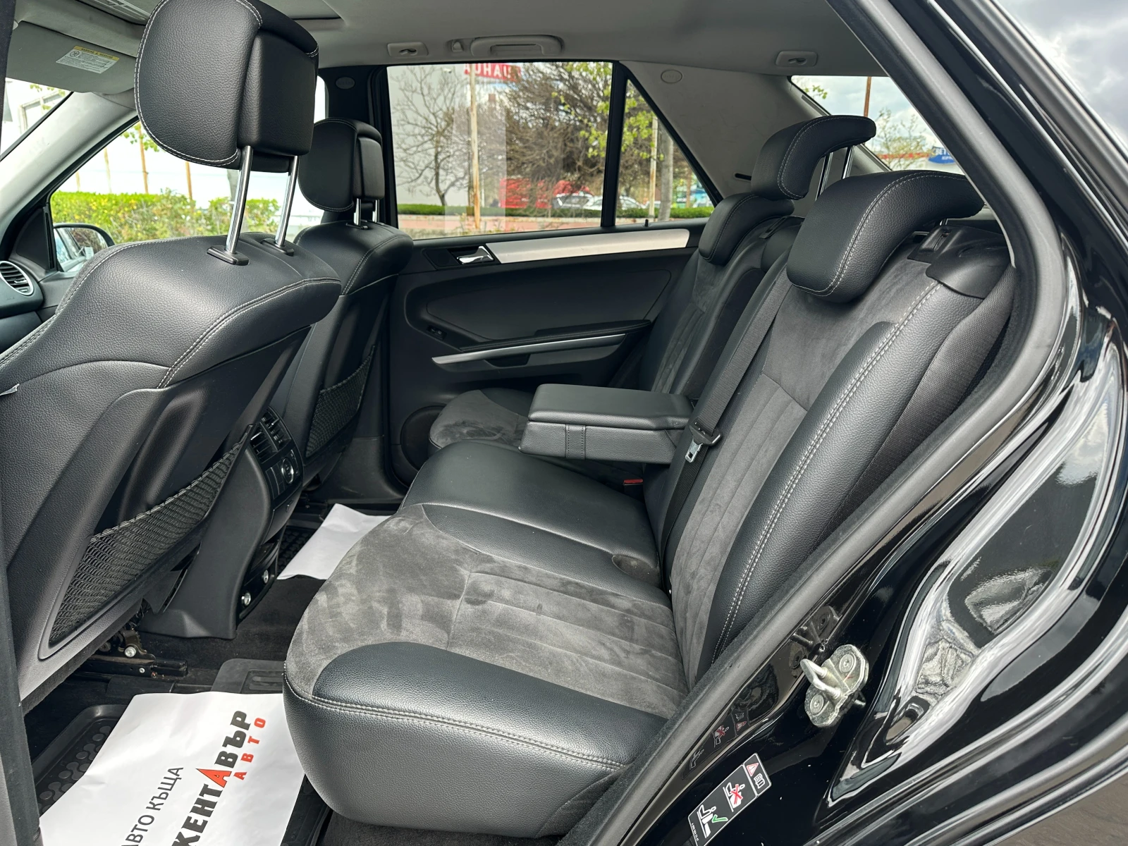 Mercedes-Benz ML 320, снимка 10 - Автомобили и джипове - 54330690