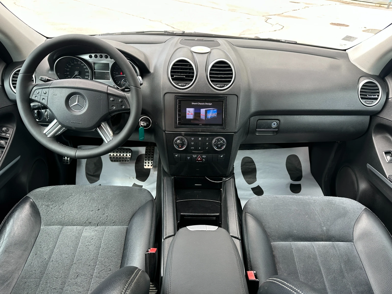 Mercedes-Benz ML 320, снимка 11 - Автомобили и джипове - 54330690
