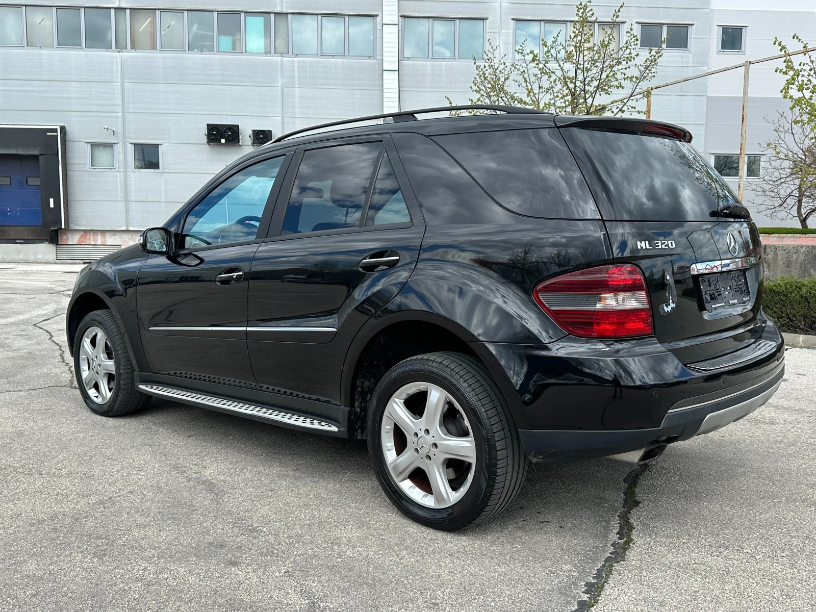 Mercedes-Benz ML 320, снимка 3 - Автомобили и джипове - 54330690