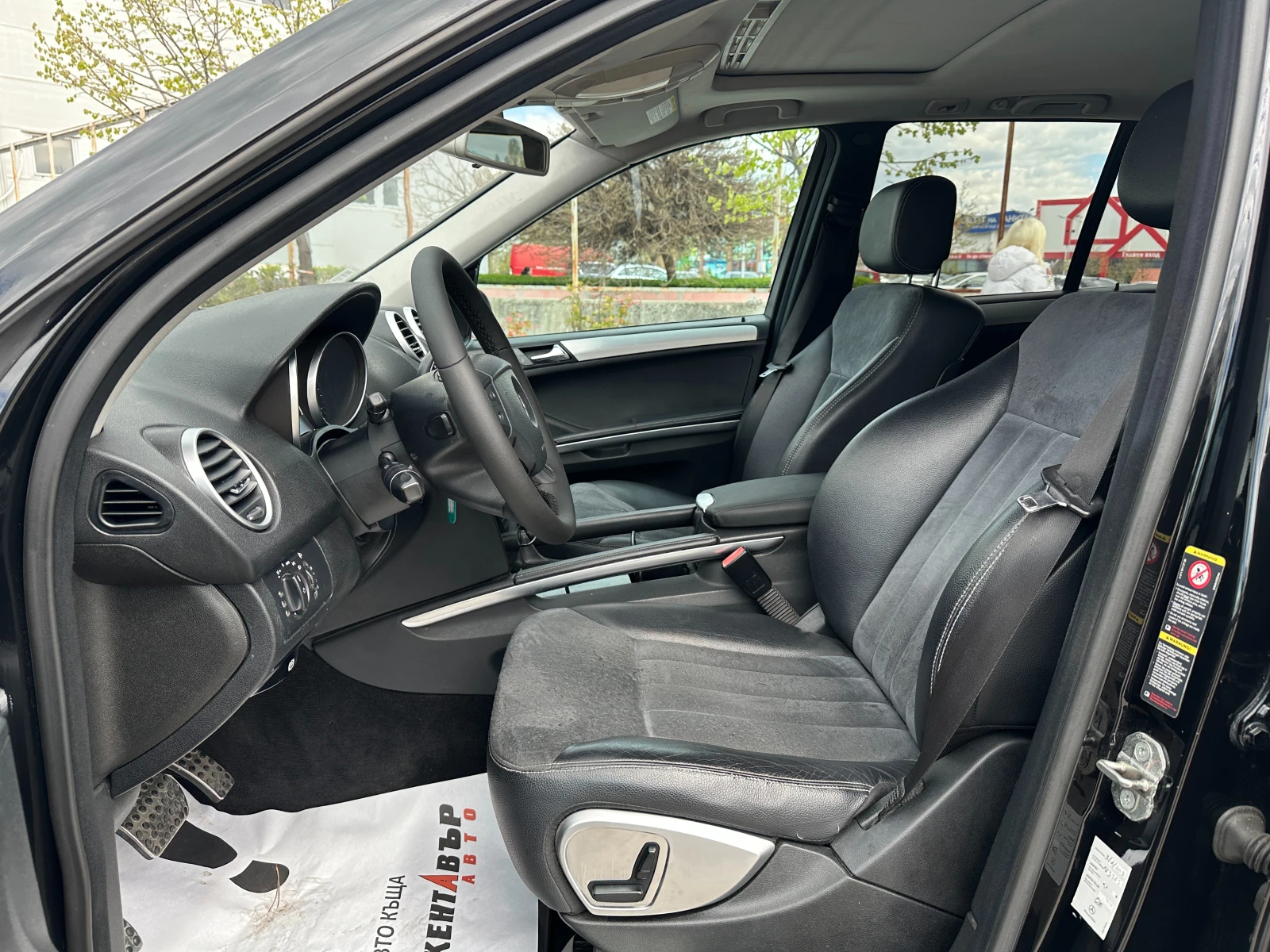 Mercedes-Benz ML 320, снимка 9 - Автомобили и джипове - 54330690