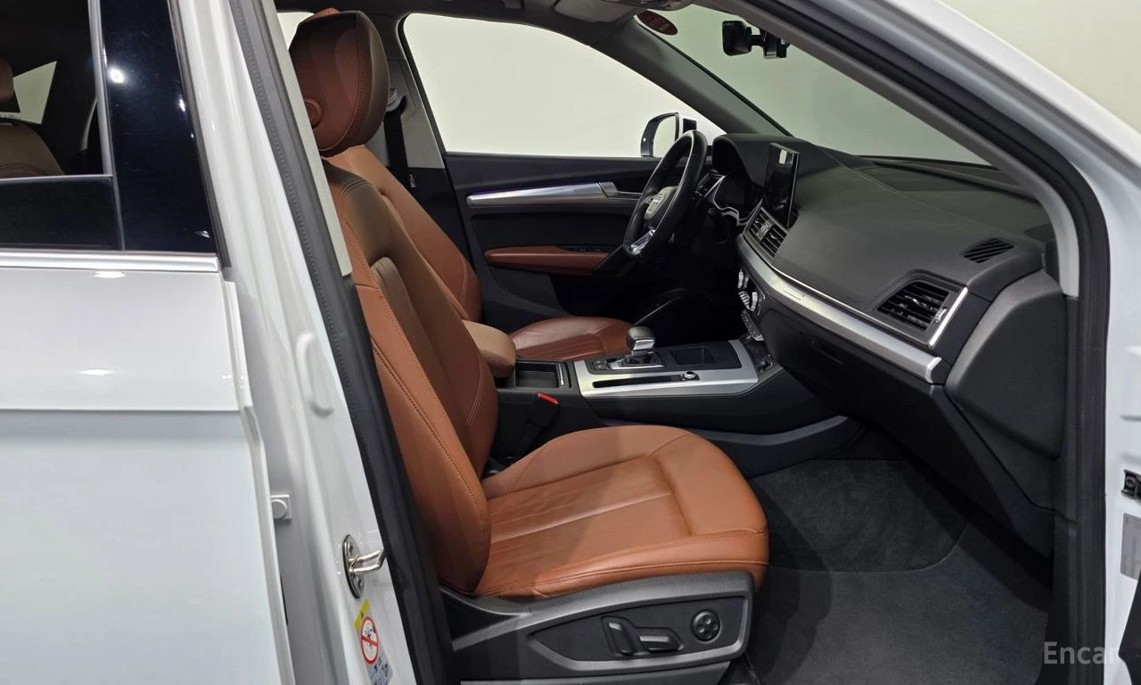 Audi Q5 45TFSI* MATRIX* S* LINE* ПАНОРАМА* LANE* ASSIST* , снимка 13 - Автомобили и джипове - 55009051