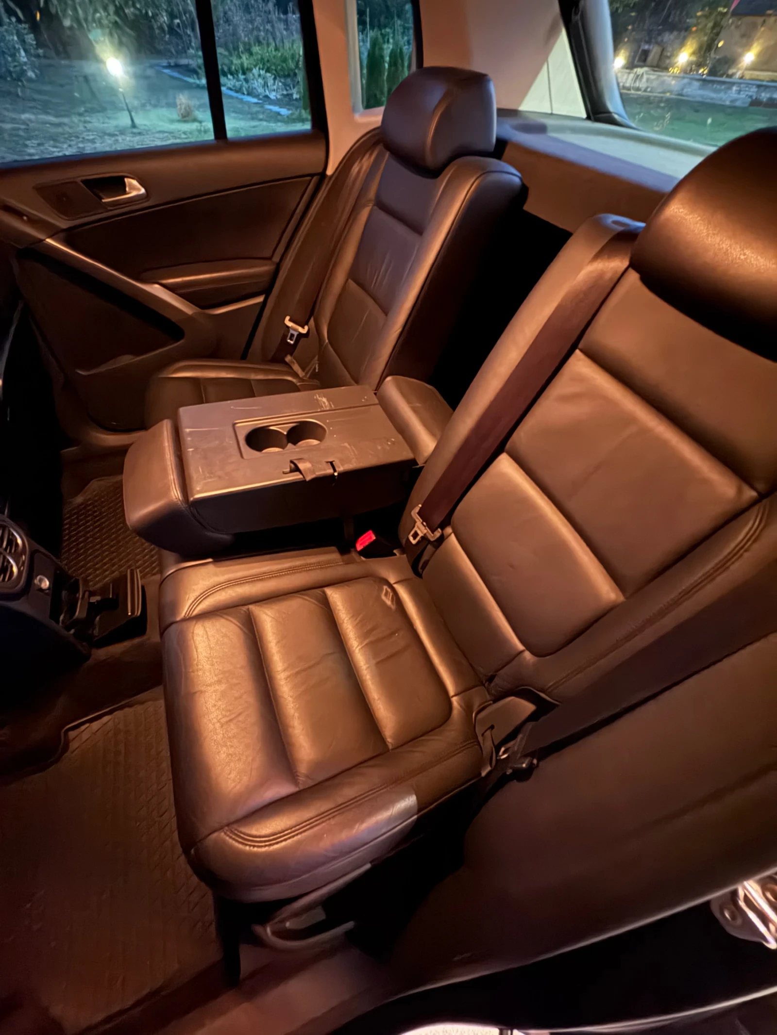 VW Tiguan, снимка 12 - Автомобили и джипове - 56216883
