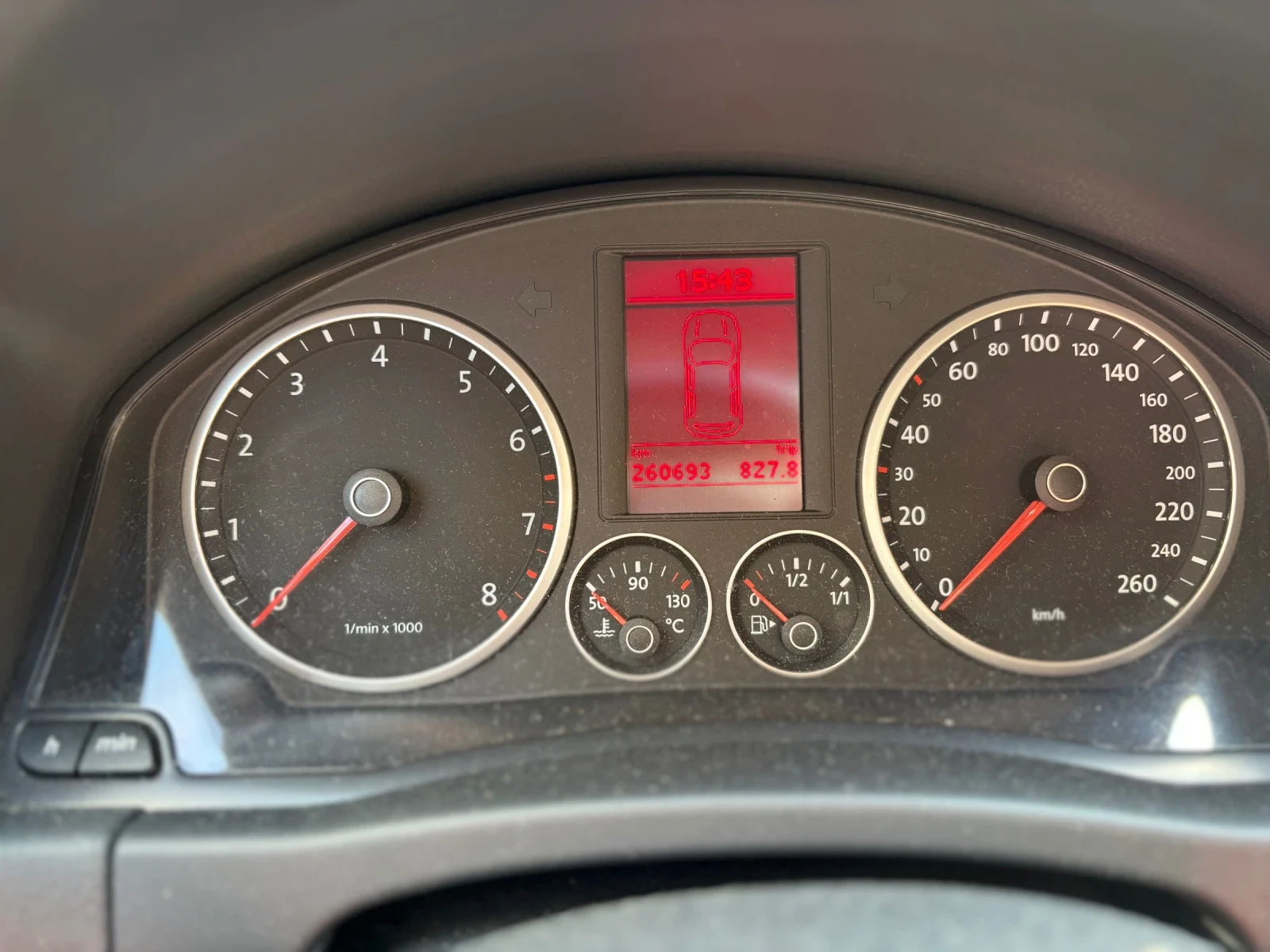 VW Tiguan, снимка 8 - Автомобили и джипове - 56216883
