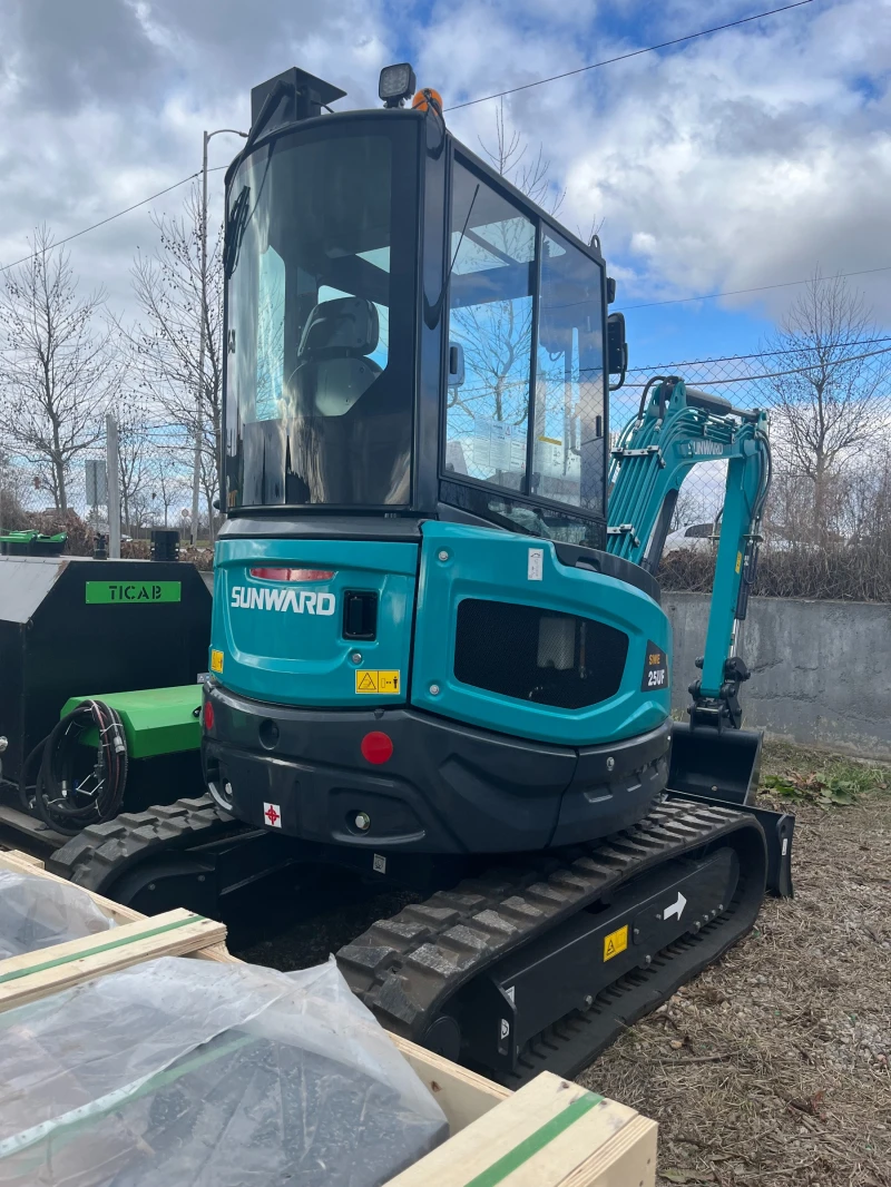 Багер Sunward SWE25UF, снимка 2 - Индустриална техника - 51405369