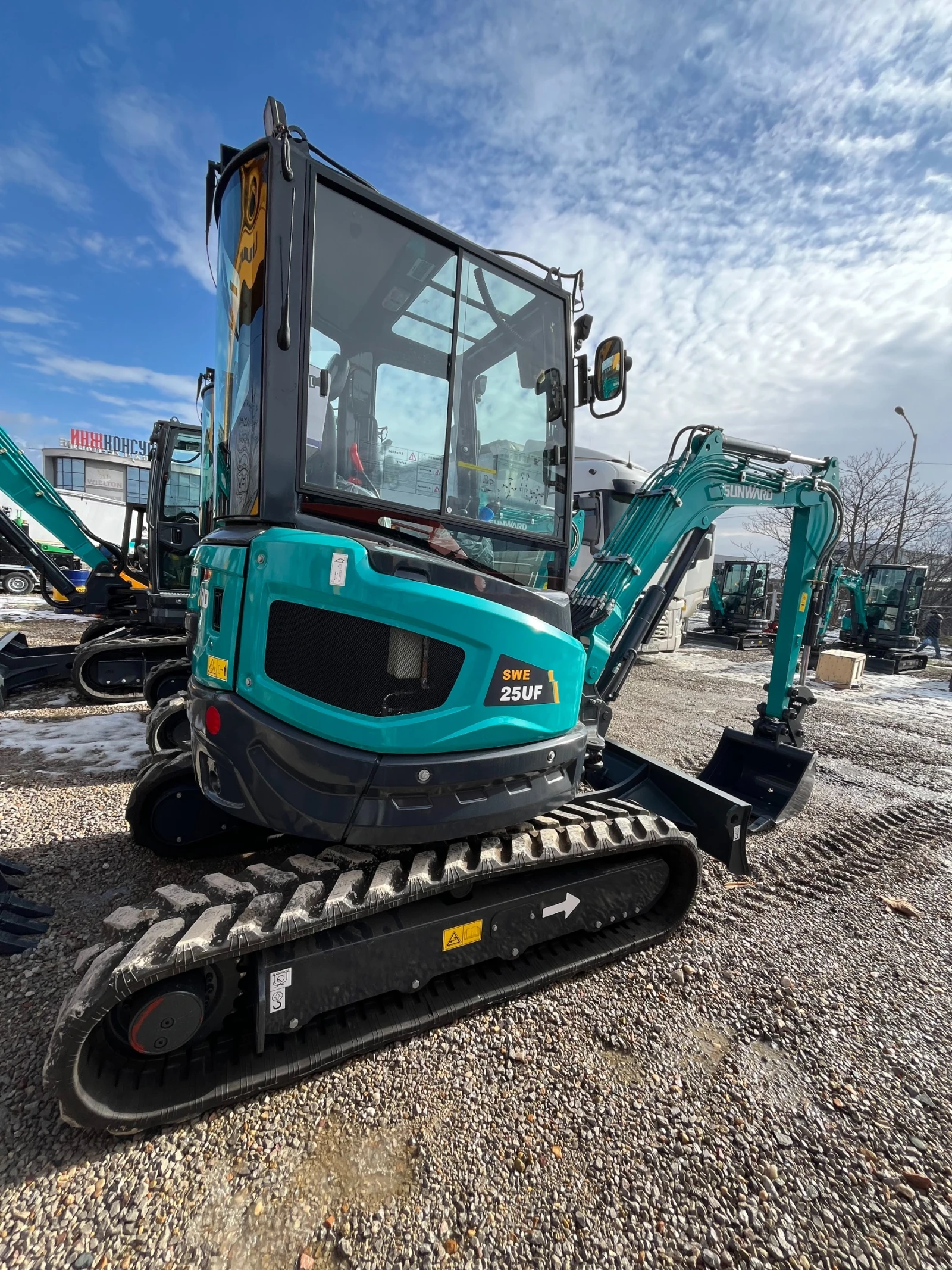 Багер Sunward SWE25UF, снимка 1