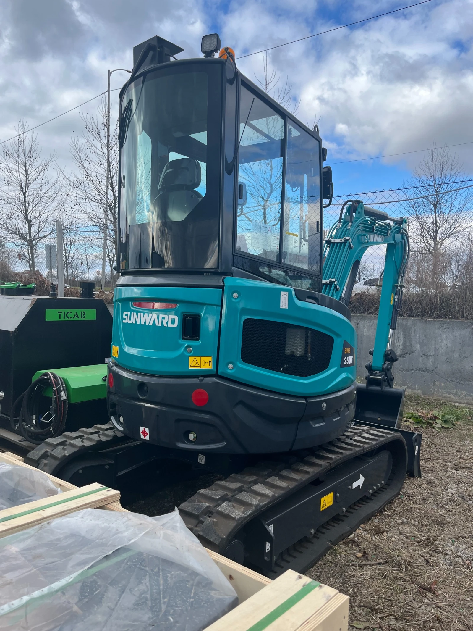 Багер Sunward SWE25UF - изображение 2