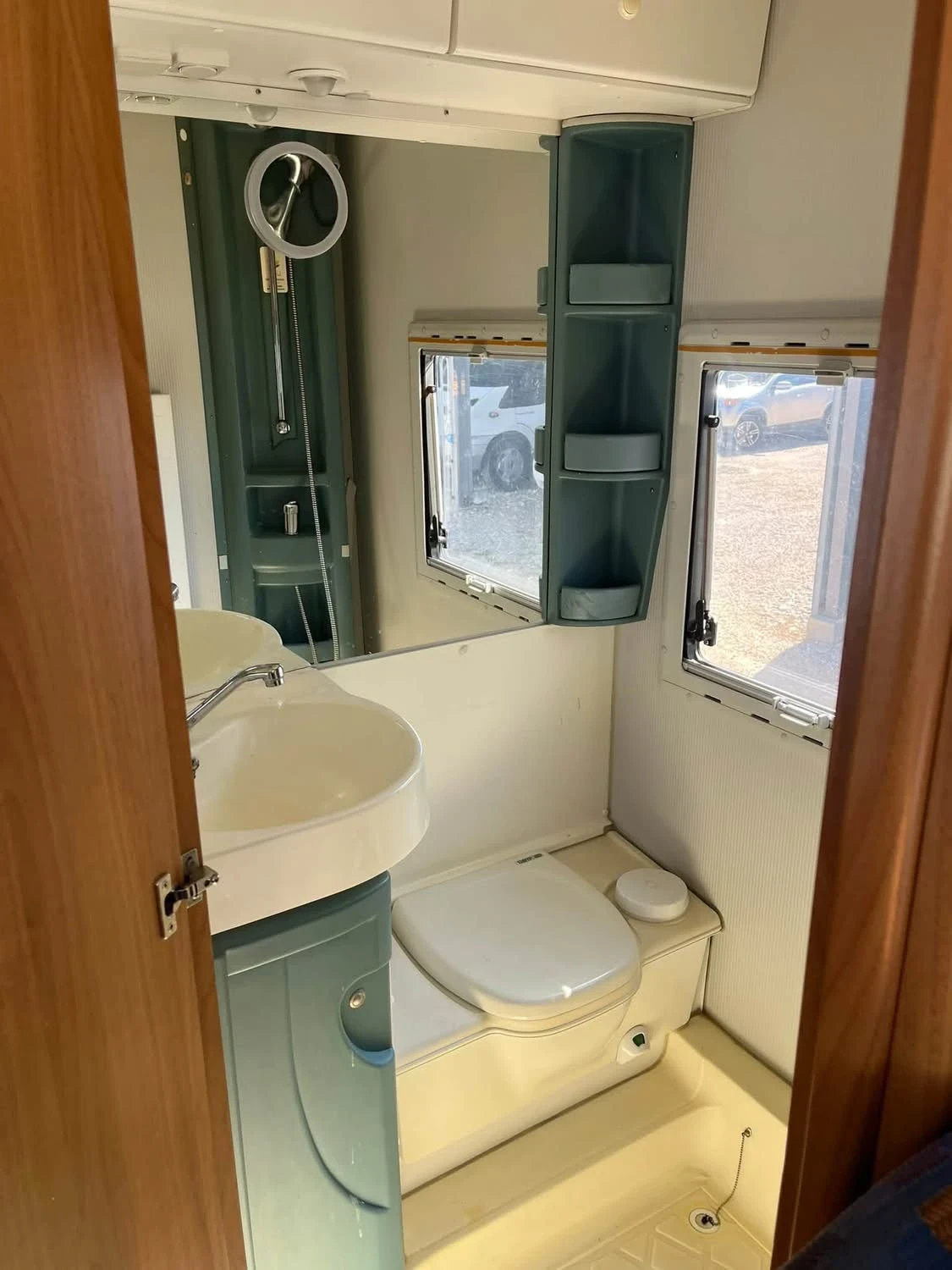 ������ Knaus Travel - liner | Mobile.bg � ����������� 11