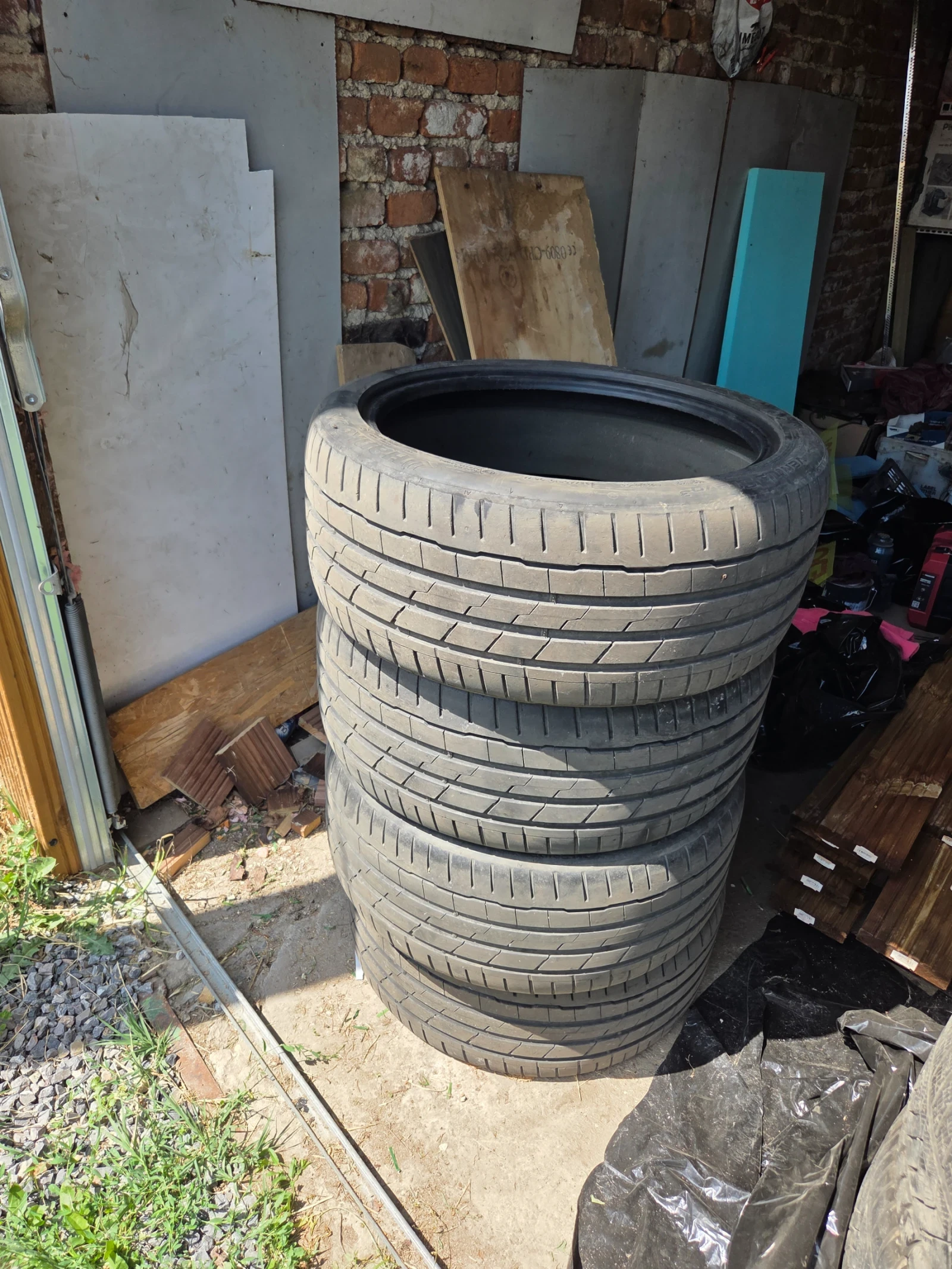 Гуми Летни 235/40R19