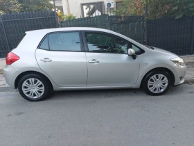 Toyota Auris 1.6, снимка 2