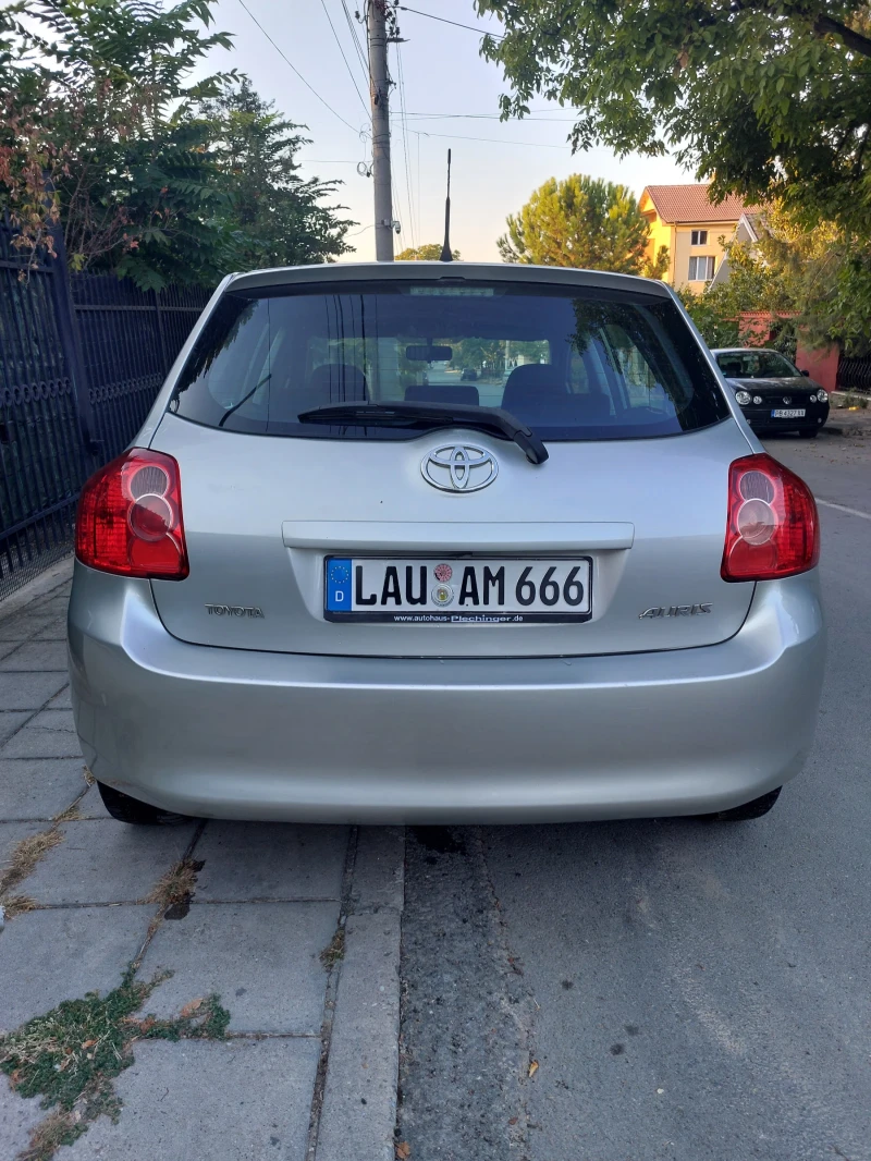 Toyota Auris 1.6, снимка 3 - Автомобили и джипове - 47379065