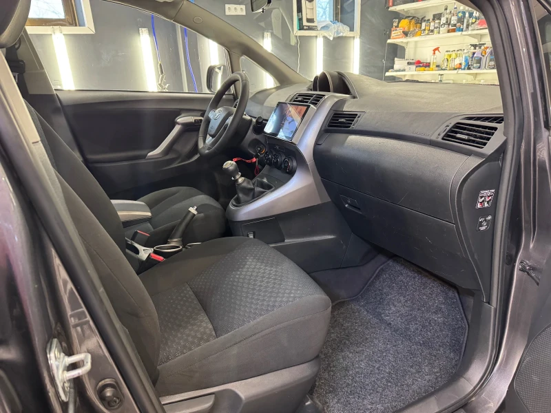 Toyota Verso 2.0D4D EURO5 NAVI , снимка 10 - Автомобили и джипове - 48679501