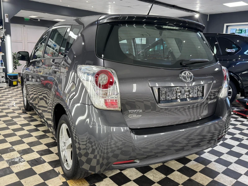 Toyota Verso 2.0D4D EURO5 NAVI , снимка 5 - Автомобили и джипове - 48679501