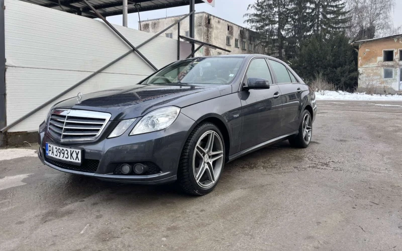 Mercedes-Benz E 200 BlueEFFICIENCY, снимка 9 - Автомобили и джипове - 48886586