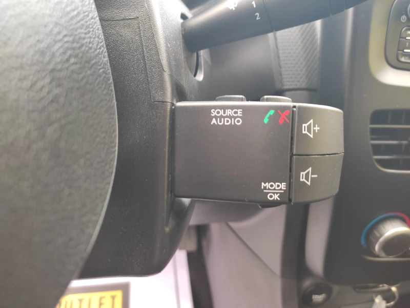 Renault Clio 1.2i, снимка 11 - Автомобили и джипове - 51354719