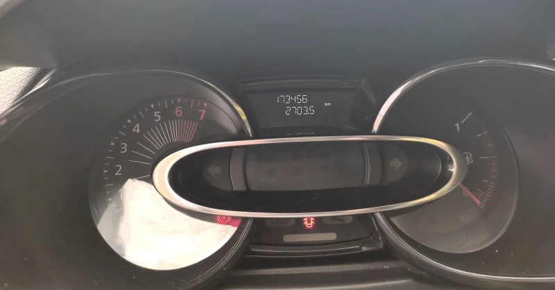 Renault Clio 1.2i, снимка 10 - Автомобили и джипове - 51354719