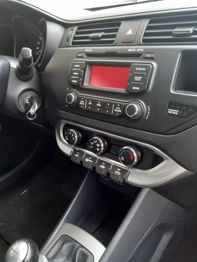 Kia Rio 1.25 Бензин/ГАЗ - Перфектна, снимка 7 - Автомобили и джипове - 51612428
