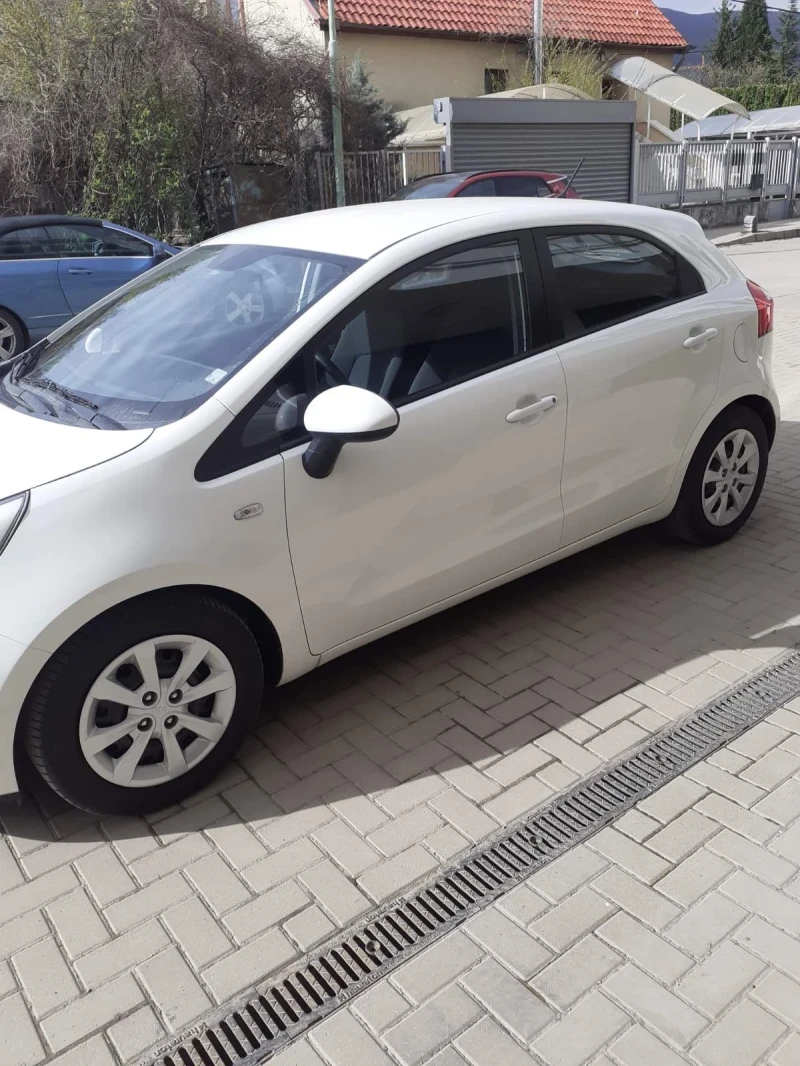 Kia Rio 1.25 Бензин/ГАЗ - Перфектна, снимка 4 - Автомобили и джипове - 51612428