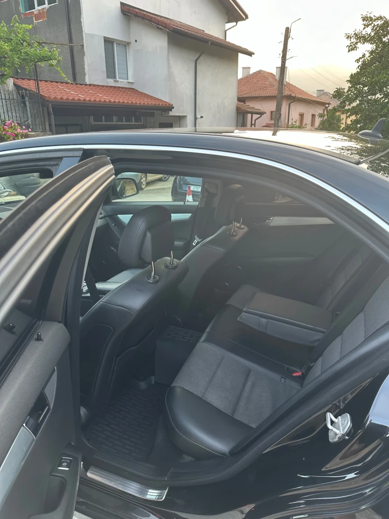Mercedes-Benz C 220, снимка 5 - Автомобили и джипове - 52408907