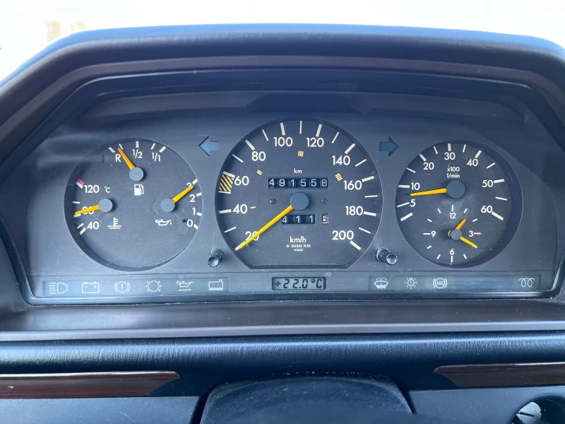 Mercedes-Benz 124 250D, снимка 11 - Автомобили и джипове - 52181909