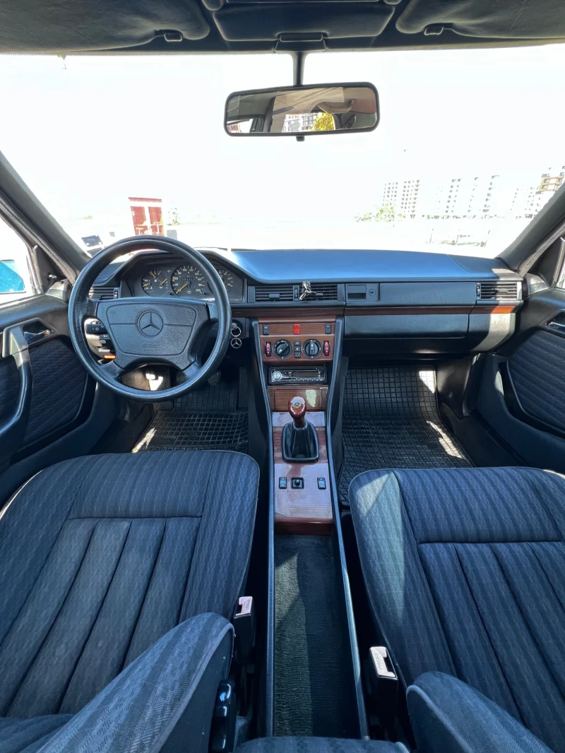 Mercedes-Benz 124 250D, снимка 10 - Автомобили и джипове - 52181909