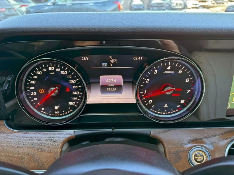 Mercedes-Benz E 300, снимка 9 - Автомобили и джипове - 52728174