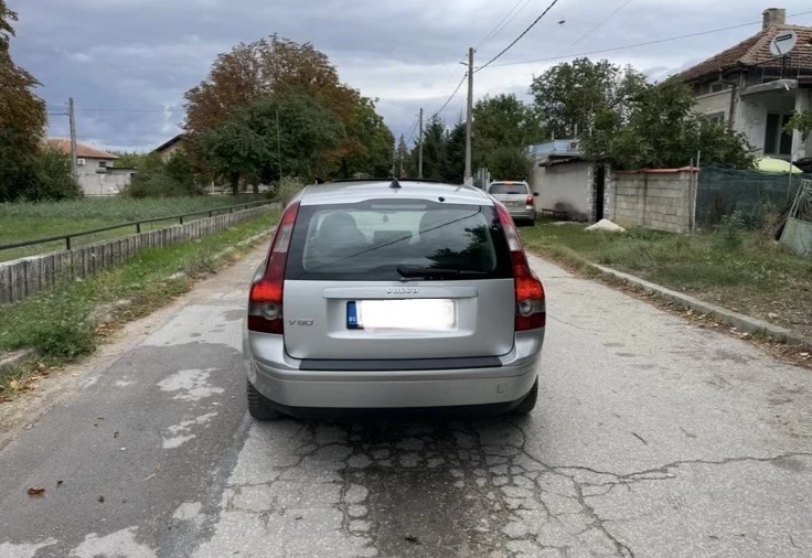 Volvo V50 2.0HDi Facelift, снимка 6 - Автомобили и джипове - 56263813