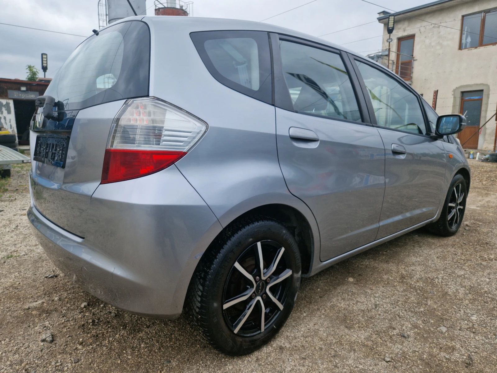 Honda Jazz 1.2i 90к.с - изображение 6
