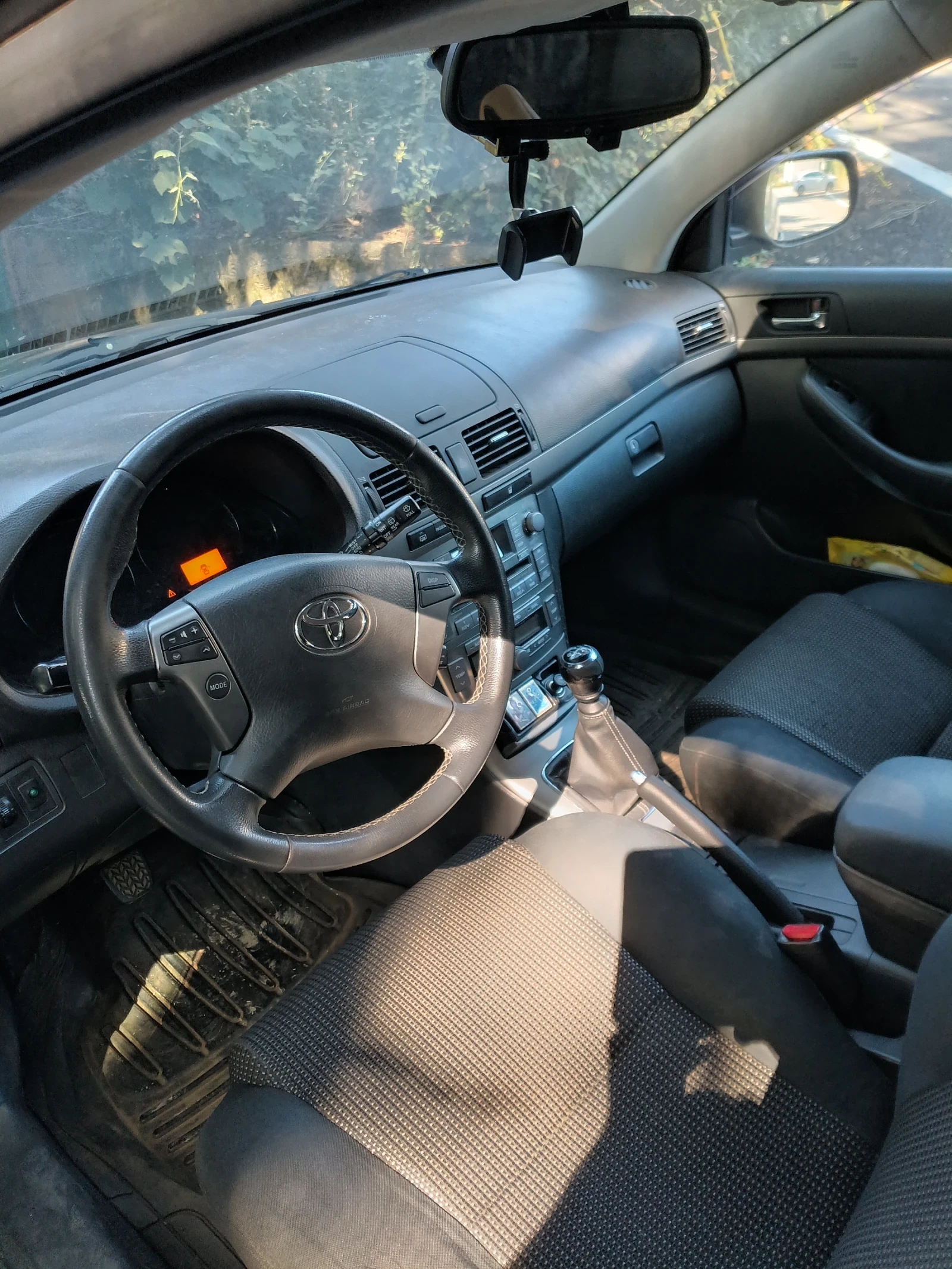 Toyota Avensis  - изображение 3