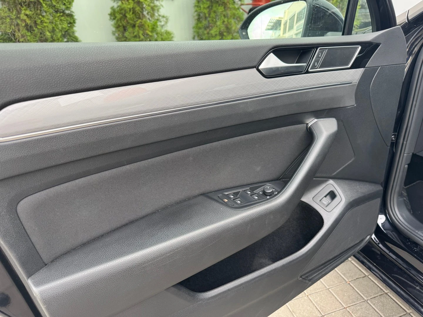 VW Passat Business 2.0 TDI SCR DSG | Mobile.bg — изображение 11