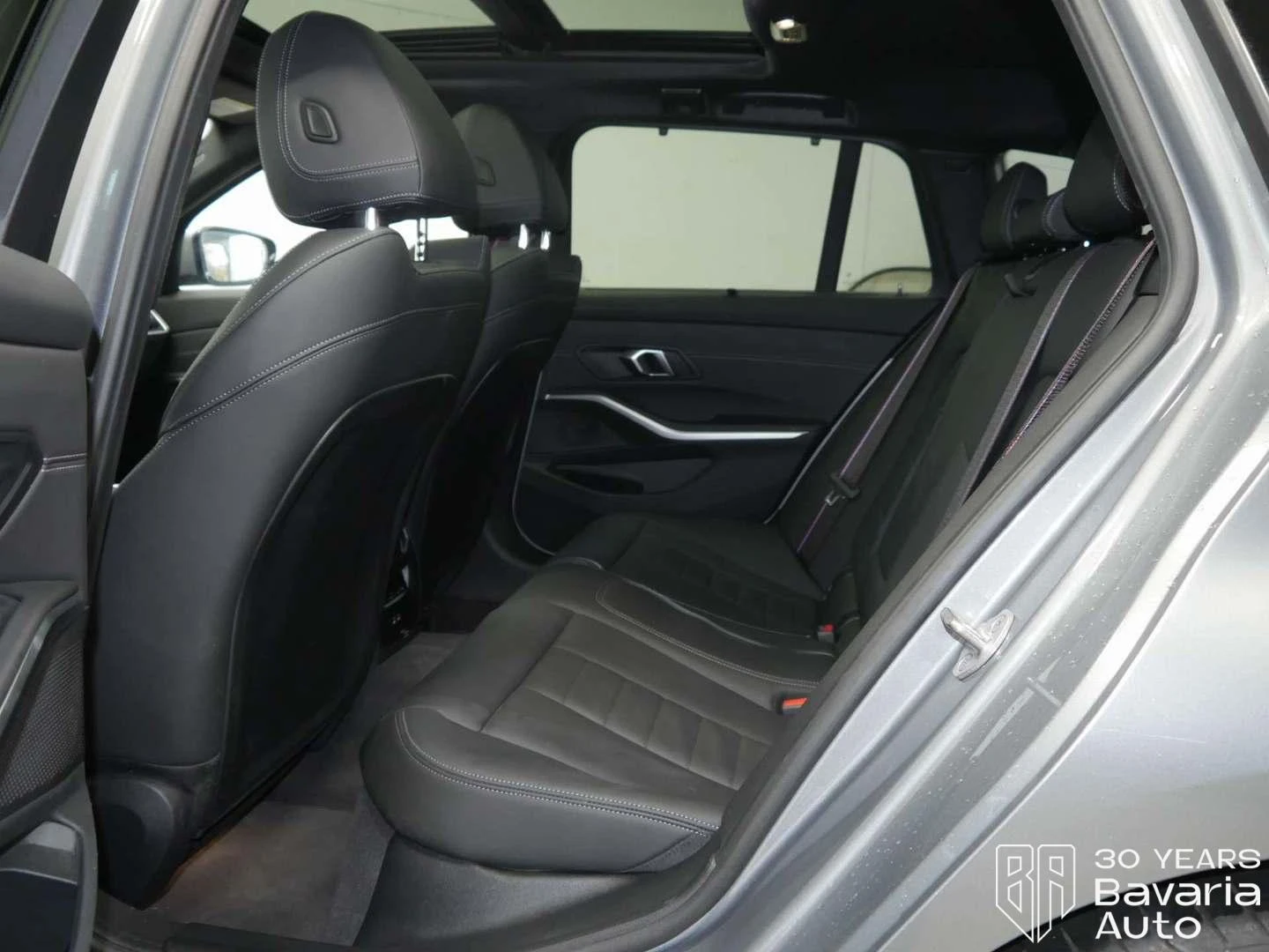 BMW 330 e Touring M Sport Paket Sportautomatic - изображение 8
