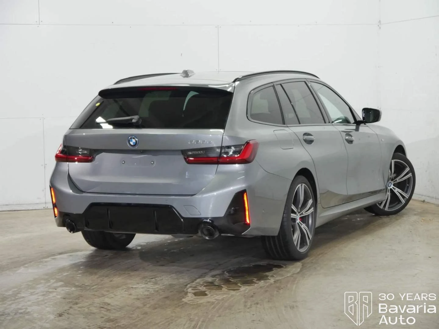 BMW 330 e Touring M Sport Paket Sportautomatic - изображение 3