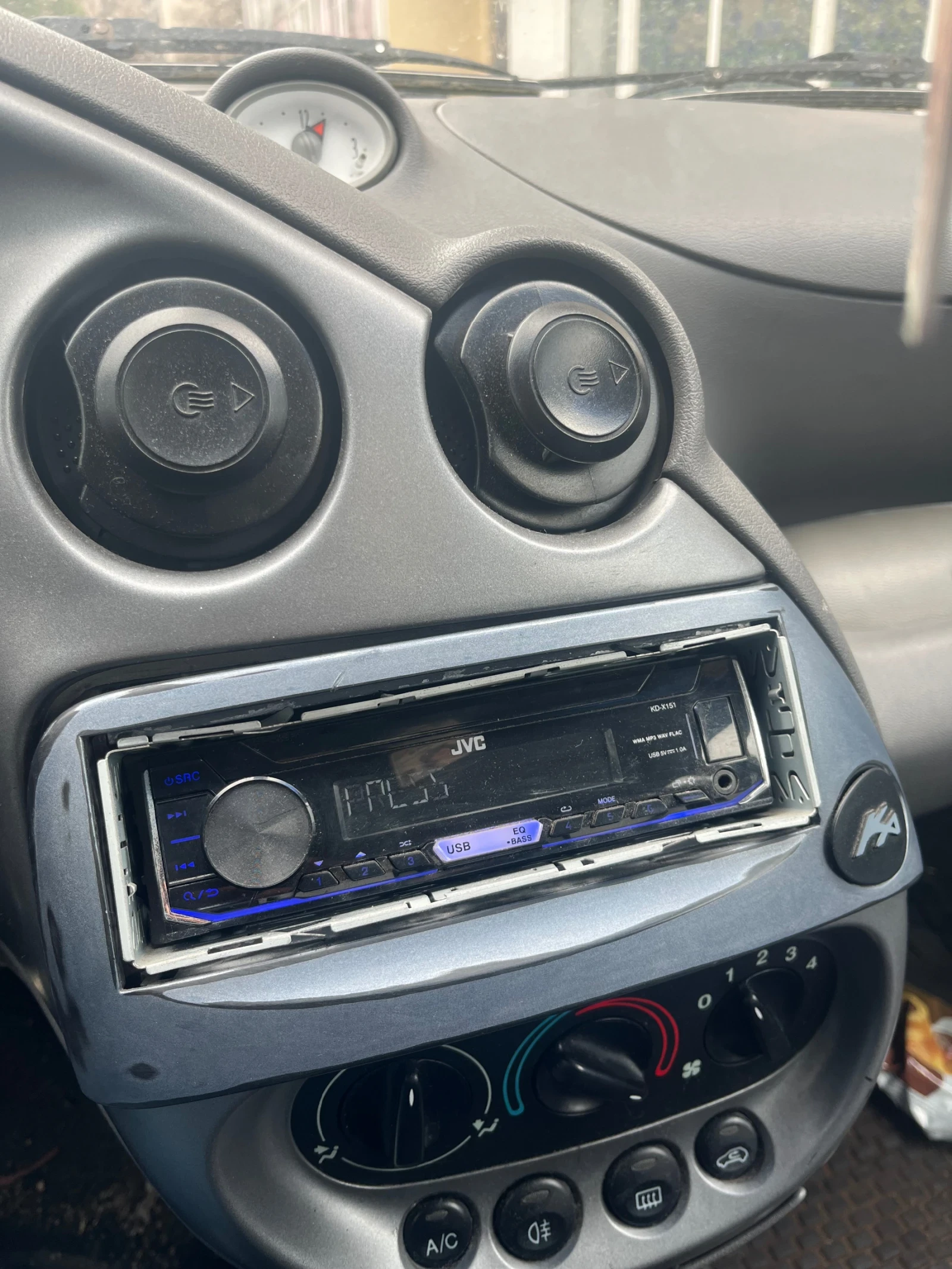 Ford Ka, снимка 13 - Автомобили и джипове - 53925981