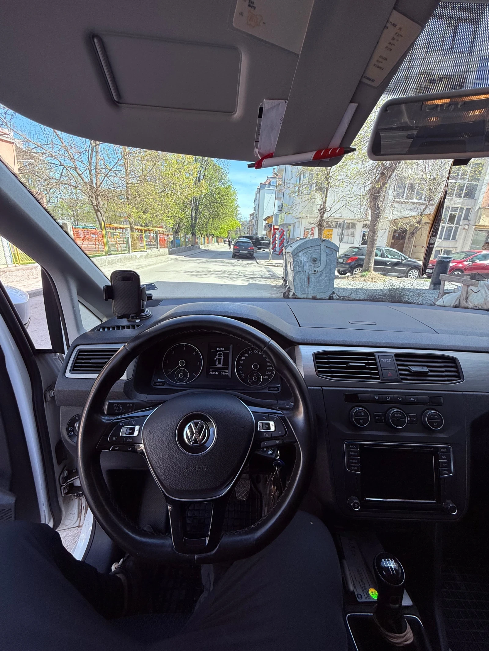 VW Caddy 2.0 TDI, снимка 7 - Автомобили и джипове - 54228366