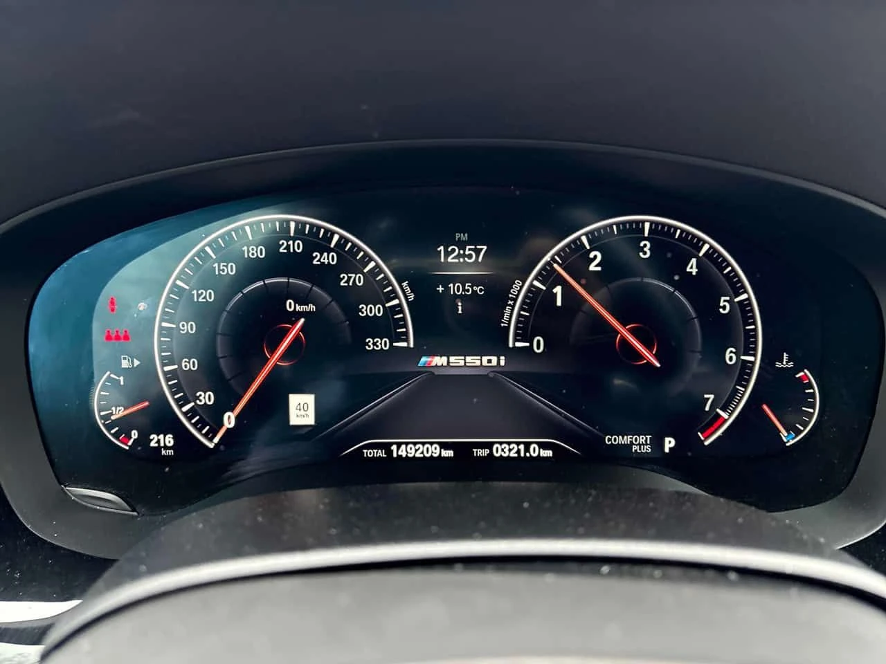 BMW 550 xDrive/ШИБИДАХ/360/ОБДУХВАНЕ/ГУМИ+ ДЖАНТИ , снимка 8 - Автомобили и джипове - 54371556