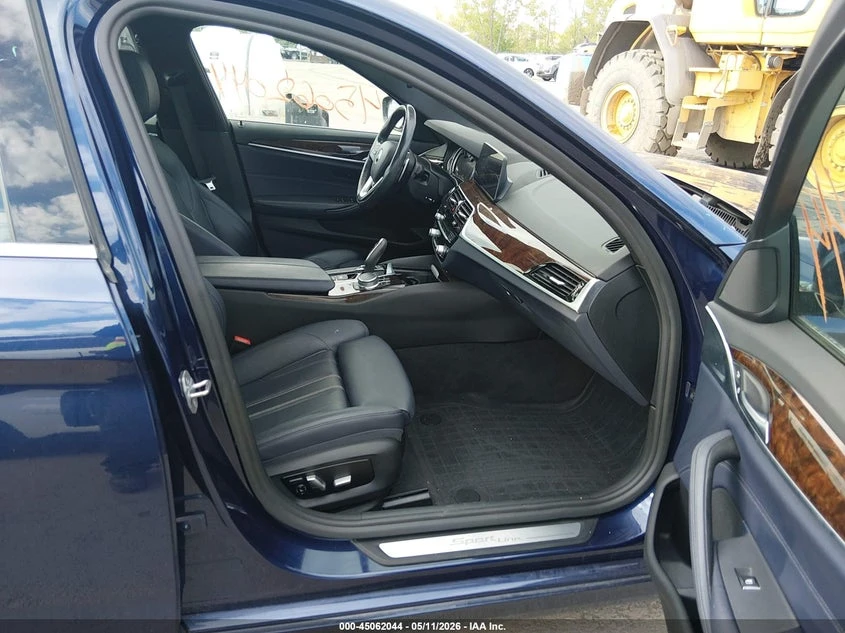 BMW 530 2.0l I xDrive, снимка 5 - Автомобили и джипове - 54756193
