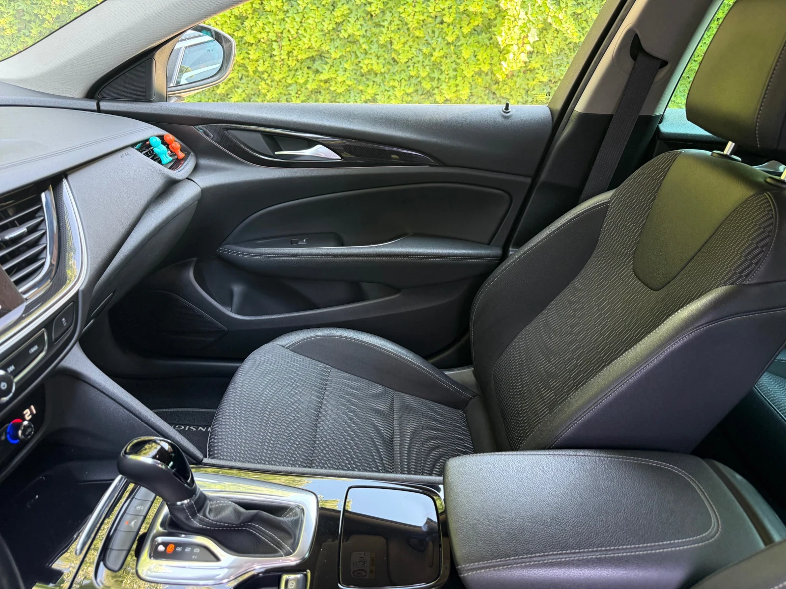 Opel Insignia Grand Sport, снимка 4 - Автомобили и джипове - 54792980