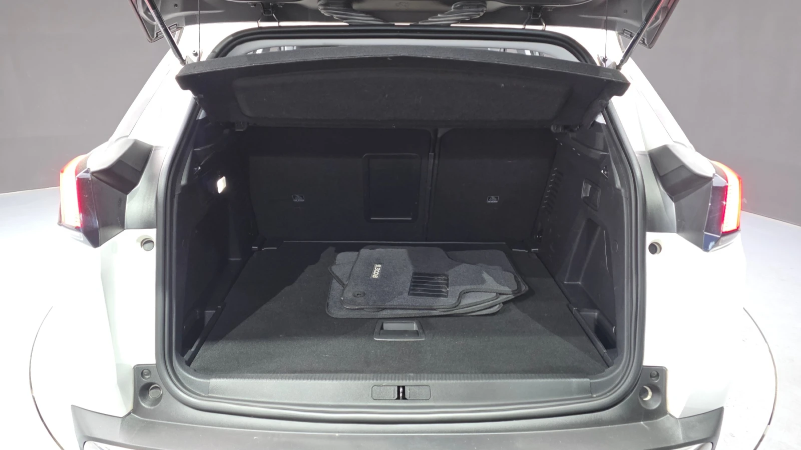 Peugeot 3008 1.6 BlueHDi Allure | Камера | LED | Парктроник, снимка 14 - Автомобили и джипове - 54918986