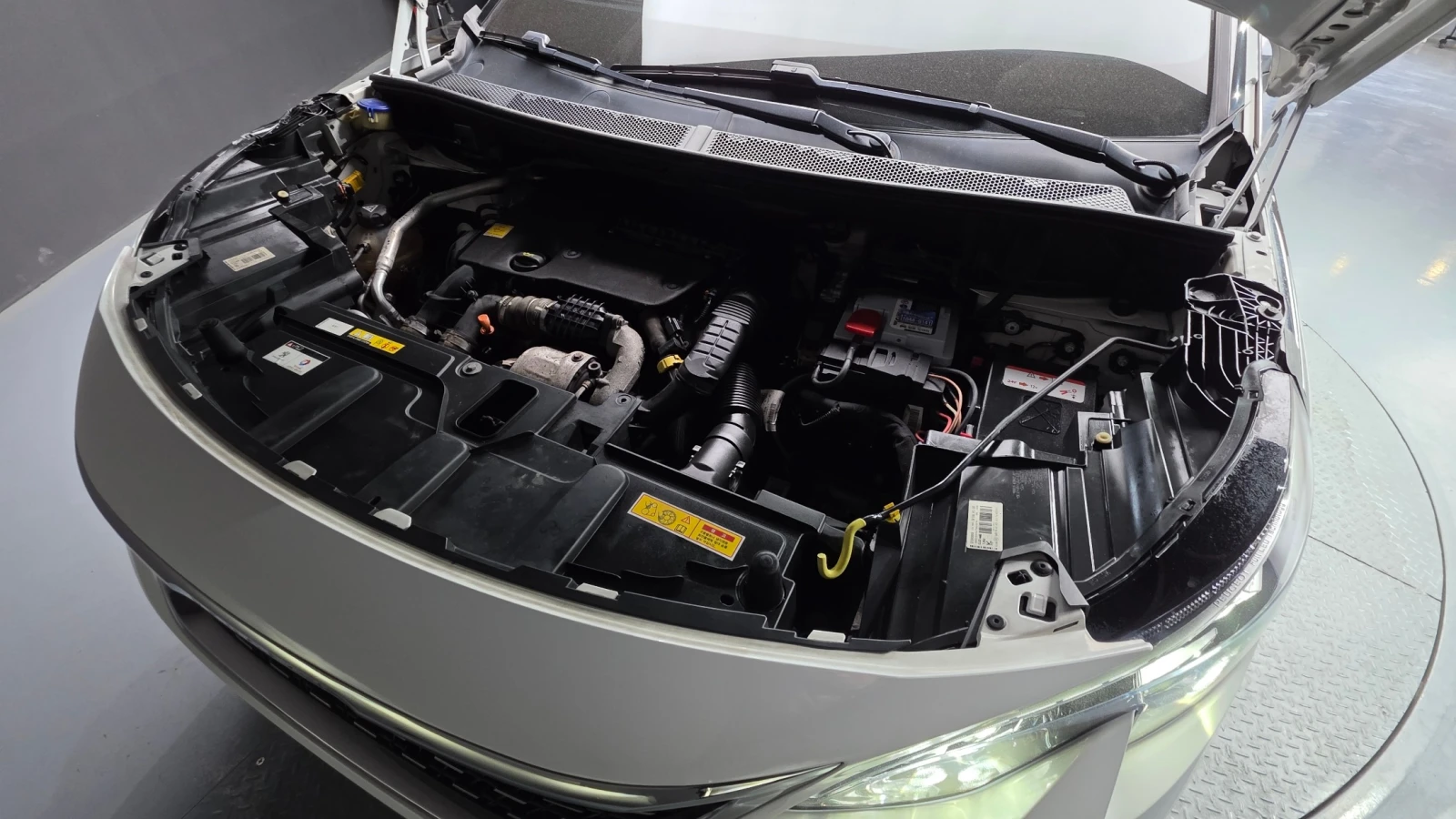 Peugeot 3008 1.6 BlueHDi Allure | Камера | LED | Парктроник, снимка 5 - Автомобили и джипове - 54918986