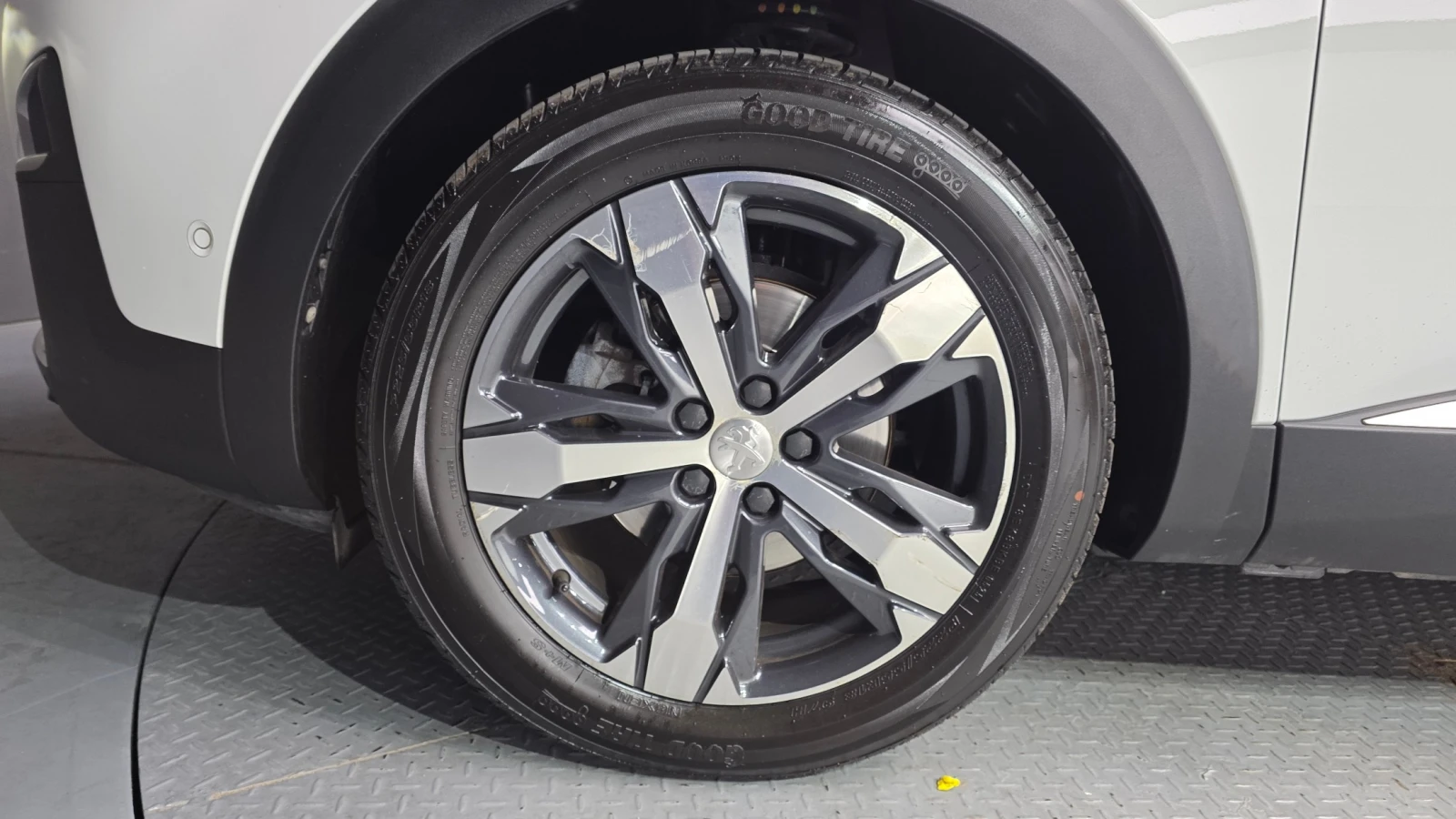 Peugeot 3008 1.6 BlueHDi Allure | Камера | LED | Парктроник, снимка 16 - Автомобили и джипове - 54918986