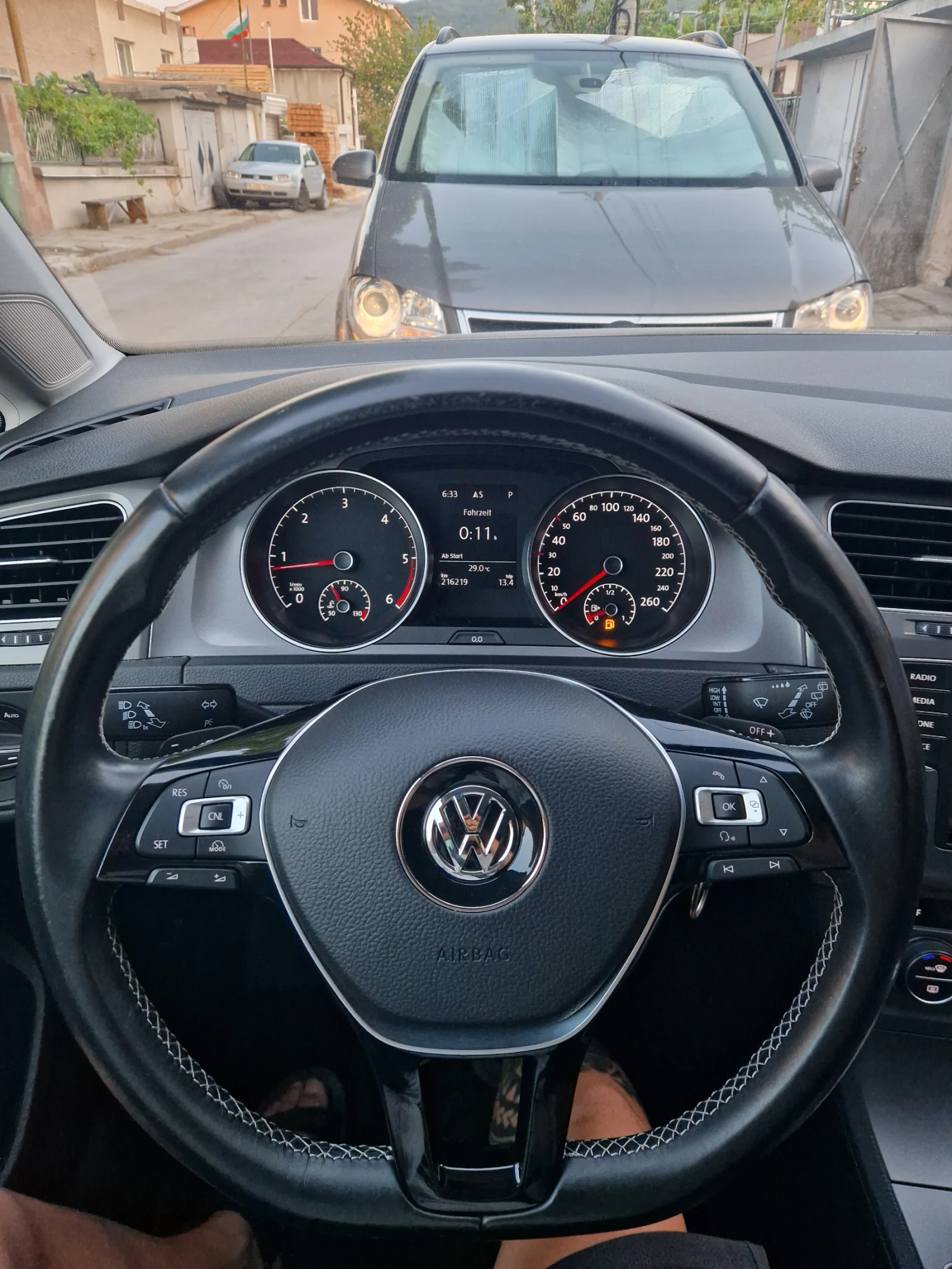 VW Golf LOUNGE , снимка 13 - Автомобили и джипове - 55545126
