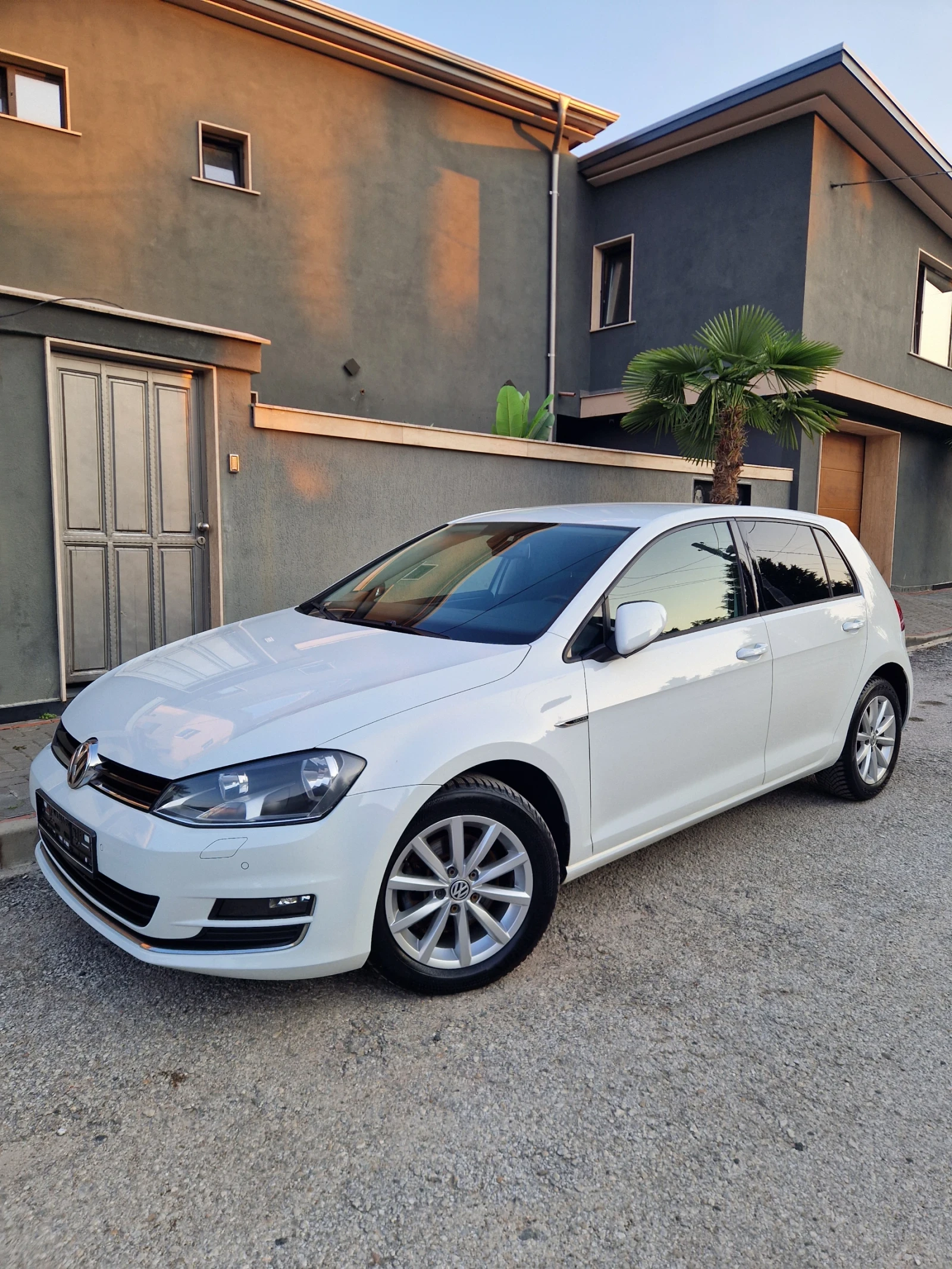 VW Golf LOUNGE 