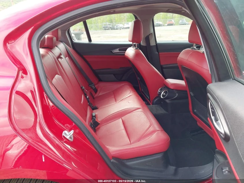 Alfa Romeo Giulia 2.0l Awd, снимка 8 - Автомобили и джипове - 55586546