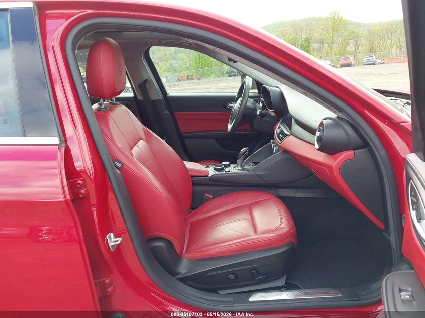 Alfa Romeo Giulia 2.0l Awd, снимка 5 - Автомобили и джипове - 55586546