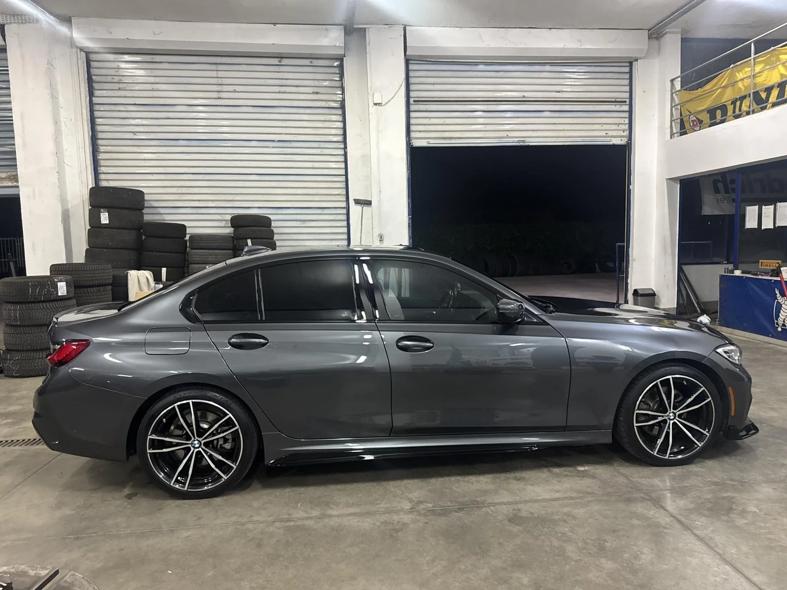 BMW 330 BMW 330XI M sport shadow line , снимка 3 - Автомобили и джипове - 55640402