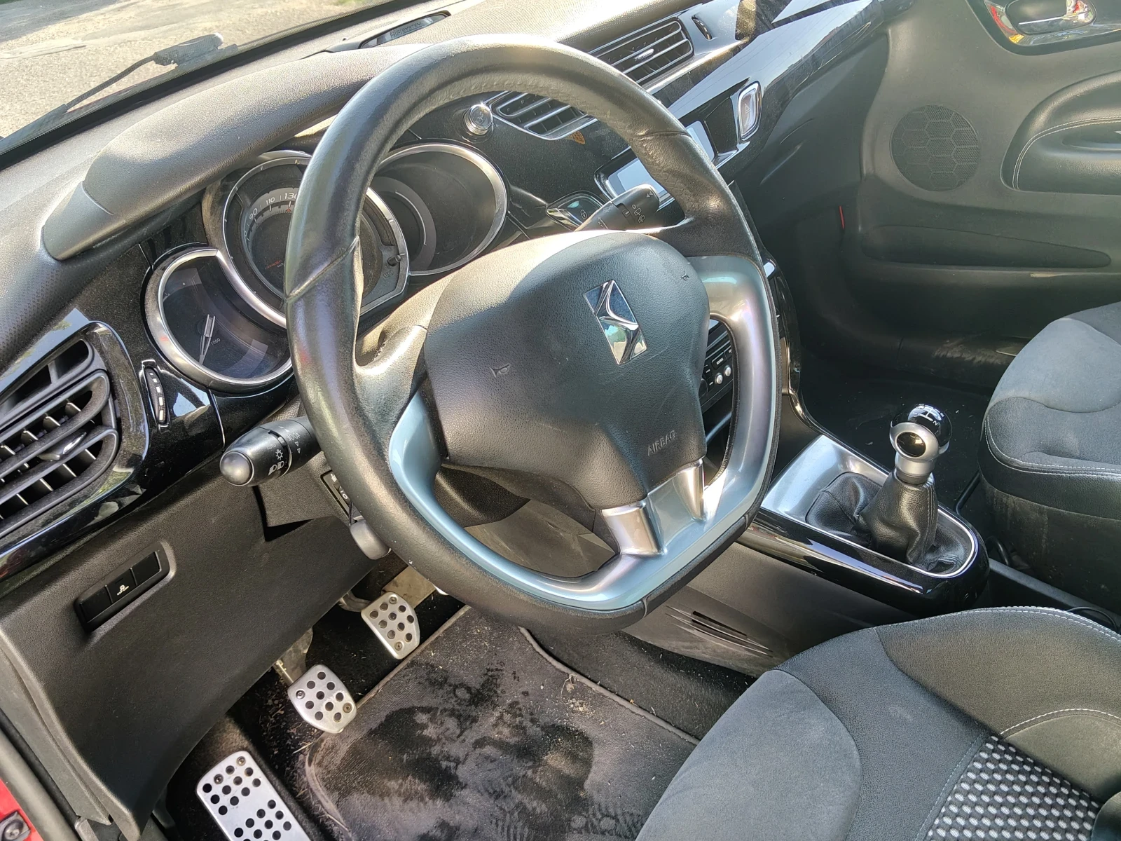 Citroen DS3, снимка 5 - Автомобили и джипове - 55939749