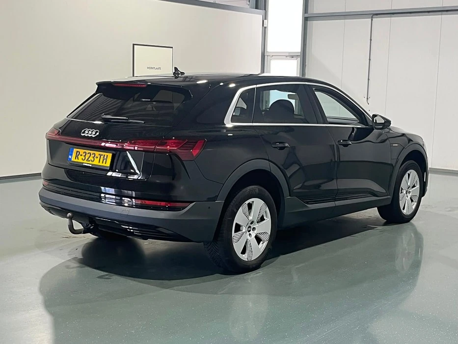 Audi E-Tron Quattro 55 95KW Business SOH 90%  , снимка 3 - Автомобили и джипове - 56095880