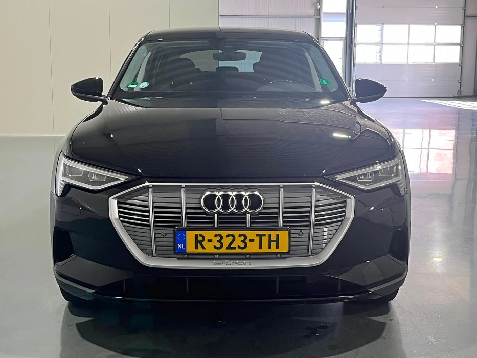 Audi E-Tron Quattro 55 95KW Business SOH 90%  , снимка 5 - Автомобили и джипове - 56095880