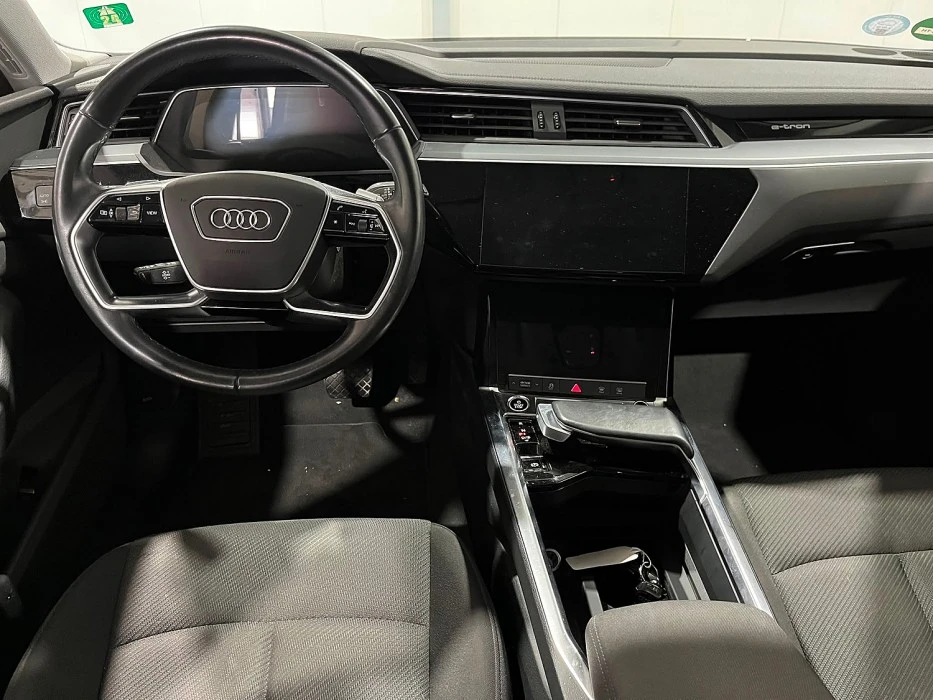Audi E-Tron Quattro 55 95KW Business SOH 90%  , снимка 9 - Автомобили и джипове - 56095880