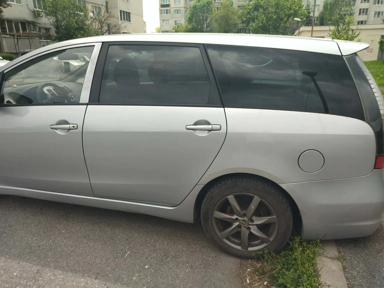 Mitsubishi Grandis, снимка 6 - Автомобили и джипове - 56130512