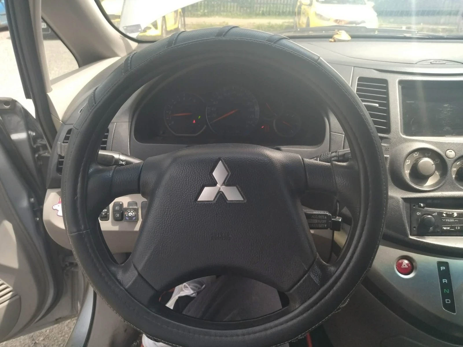Mitsubishi Grandis, снимка 4 - Автомобили и джипове - 56130512